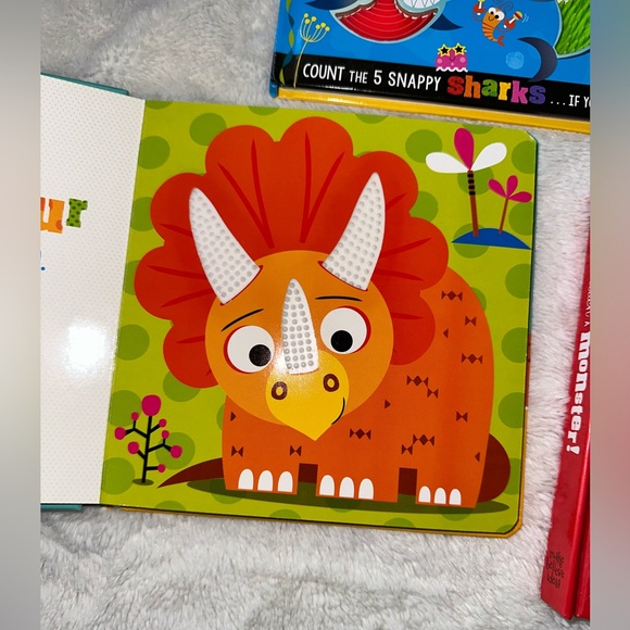 Book Bundle - Picture 6 of 13